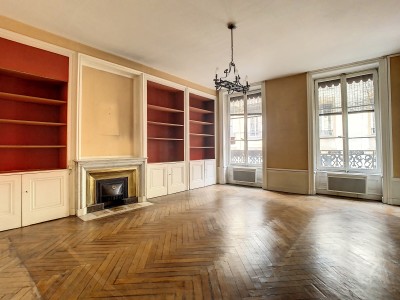 APPARTEMENT T4 - LYON 1ER ARRONDISSEMENT - 140 m2 - VENDU