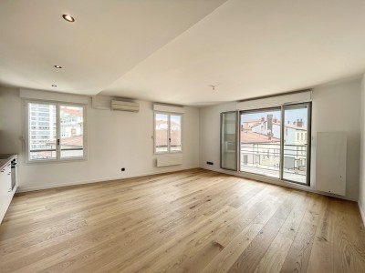 APPARTEMENT T2 A LOUER - LYON 1ER ARRONDISSEMENT - 51,57 m2 - 1240 € charges comprises par mois