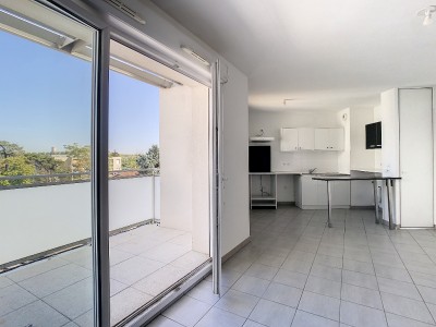 APPARTEMENT T3 A VENDRE - DECINES CHARPIEU - 60 m2 - 199000 €