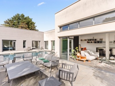 MAISON 4 CHAMBRES AVEC PISCINE A VENDRE - MONTANAY - 223 m2 - 1050000€