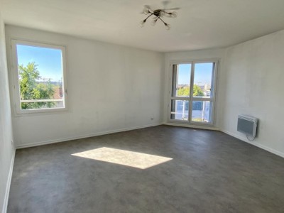 Appartement 3 pices avec balcon - 2 chambres A VENDRE - VILLEURBANNE - 67.77 m2 - 220000€