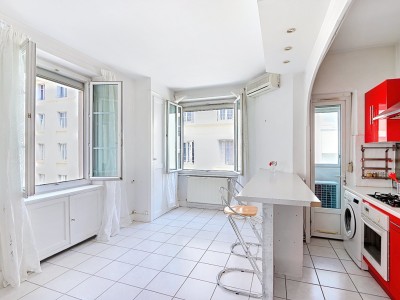 Appartement 3 pices avec loggias - 2 chambres A VENDRE - LYON 3EME ARRONDISSEMENT - 49.15 m2 - 225000€