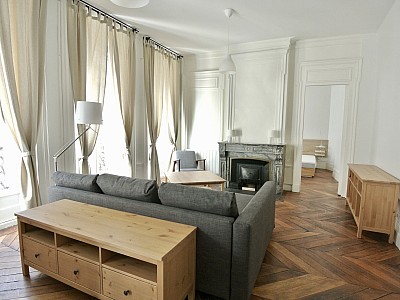 APPARTEMENT T2 A LOUER - LYON 1ER ARRONDISSEMENT - 56 m2 - 1112€ charges comprises par mois