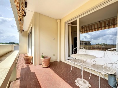 APPARTEMENT T3 A VENDRE - ECULLY - 83.75 m2 - 430000€