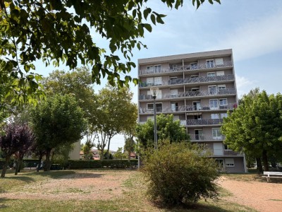 APPARTEMENT T3 A VENDRE - RILLIEUX LA PAPE - 58 m2 - 159000€