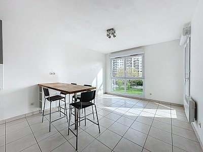 APPARTEMENT T2 A LOUER - LYON 8EME ARRONDISSEMENT - 37.85 m2 - 724�&euro; charges comprises par mois