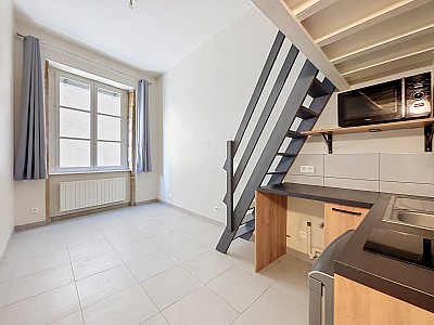 STUDIO A LOUER - LYON 1ER ARRONDISSEMENT - 18.68 m2 - 677 &euro; charges comprises par mois