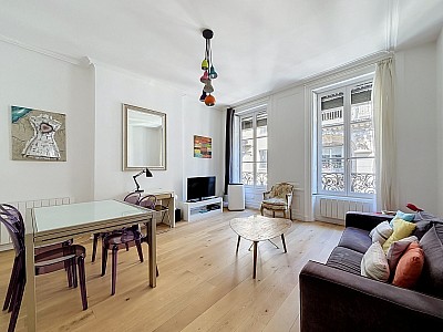 APPARTEMENT T1 A LOUER - LYON 2EME ARRONDISSEMENT - 42.68 m2 - 995 &euro; charges comprises par mois