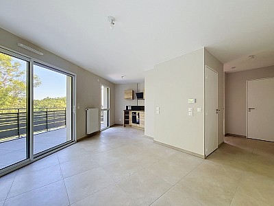 APPARTEMENT T2 A LOUER - CHARBONNIERES LES BAINS - 42.99 m2 - 940 &euro; charges comprises par mois