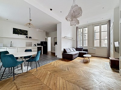 APPARTEMENT T2 A LOUER - LYON 1ER ARRONDISSEMENT - 55.88 m2 - 1 290 &euro; charges comprises par mois