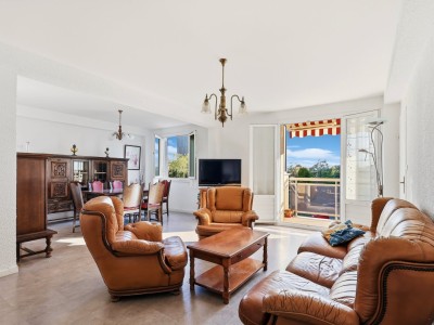 Appartement 5 pièces - 3 chambres A VENDRE - STE FOY LES LYON - 81.18 m2 - 220 000 &euro;