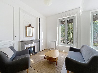 APPARTEMENT T2 A LOUER - TASSIN LA DEMI LUNE - 39.65 m2 - 840 &euro; charges comprises par mois