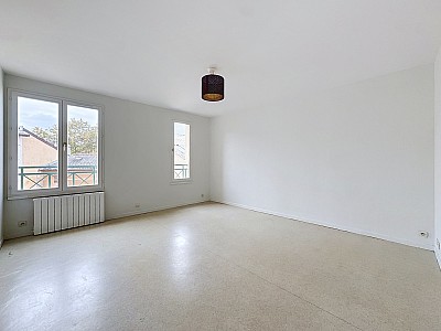 APPARTEMENT T3 A LOUER - ST GENIS LAVAL - 64.7 m2 - 804,19 &euro; charges comprises par mois