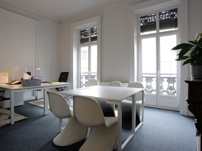 BUREAU A LOUER - LYON 1ER ARRONDISSEMENT - 155 m2 - 3966 € HC par mois