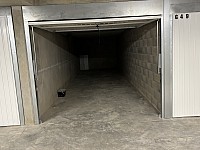 GARAGE A LOUER - DECINES CHARPIEU - 20 m2 - 135 € charges comprises par mois