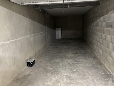 GARAGE A LOUER - DECINES CHARPIEU - 20 m2 - 135 &euro; charges comprises par mois