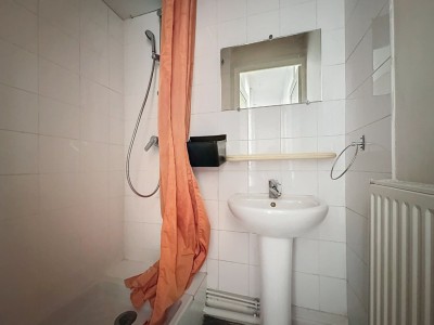 LOCAL COMMERCIAL A VENDRE - LYON 6EME ARRONDISSEMENT - 42 m2 - 185000€ 