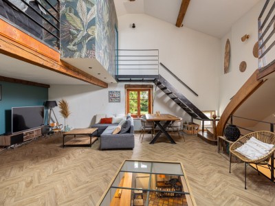 Maison de ville 6 pices avec terrasse -4 chambres A VENDRE - FONTAINES ST MARTIN - 219 m2 - 649000€