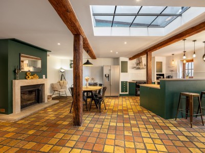 Maison de ville 6 pices avec terrasse -4 chambres A VENDRE - FONTAINES ST MARTIN - 219 m2 - 649000€