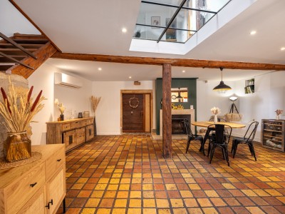 Maison de ville 6 pices avec terrasse -4 chambres A VENDRE - FONTAINES ST MARTIN - 219 m2 - 649000€