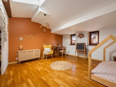 Maison de ville 6 pices avec terrasse -4 chambres A VENDRE - FONTAINES ST MARTIN - 219 m2 - 649000€