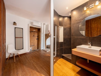 Maison de ville 6 pièces avec terrasse -4 chambres A VENDRE - FONTAINES ST MARTIN - 219 m2 - 620 000 €