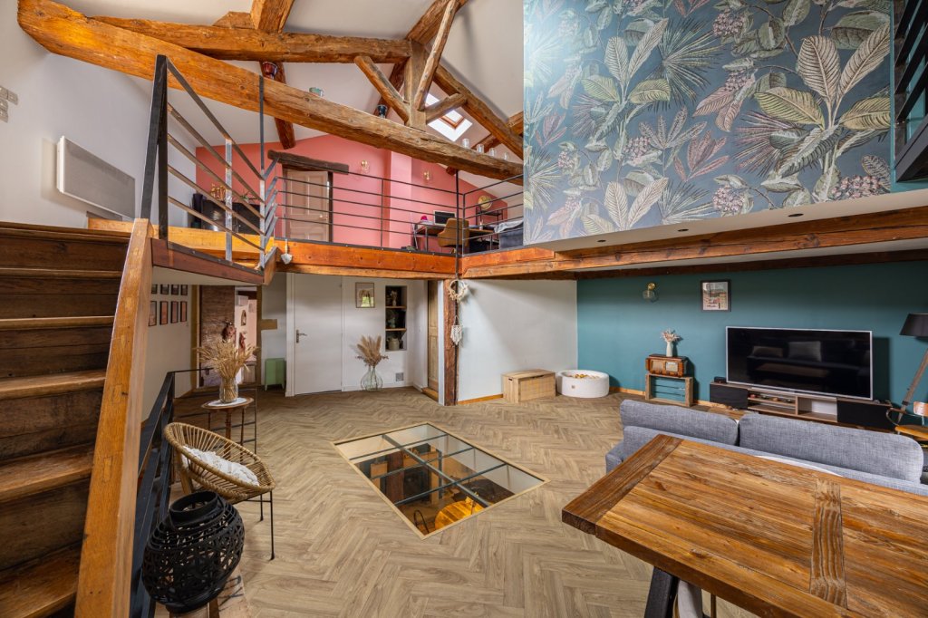 Maison de ville 6 pièces avec terrasse - 4 chambre - FONTAINES ST MARTIN - 219 m2 - VENDU