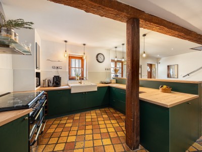 Maison de ville 6 pi�ces avec terrasse - 4 chambre A VENDRE - FONTAINES ST MARTIN - 219 m2 - 599�000�&euro;