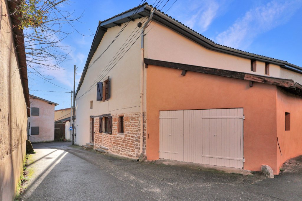 Maison de ville 6 pièces avec terrasse - 4 chambre - FONTAINES ST MARTIN - 219 m2 - VENDU