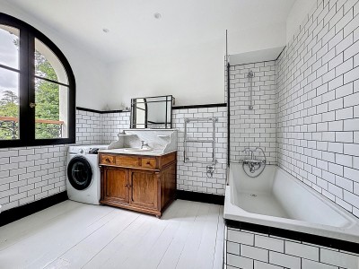 Maison de 6 pices A VENDRE - TASSIN LA DEMI LUNE - 180.2 m2 - 1040000€