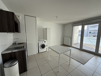 STUDIO A LOUER - BRON - 36.28 m2 - 705�&euro; charges comprises par mois