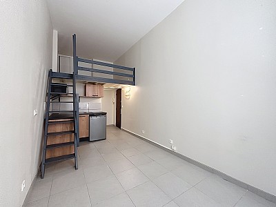 STUDIO A LOUER - LYON 1ER ARRONDISSEMENT - 18.68 m2 - 677 &euro; charges comprises par mois