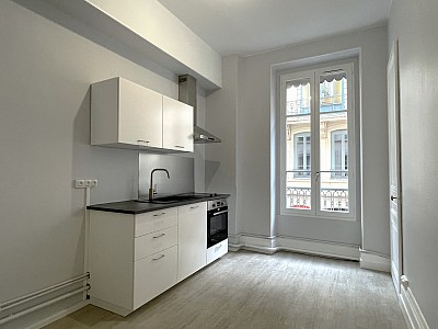 STUDIO A LOUER - LYON 2EME ARRONDISSEMENT - 43.12 m2 - 792€ charges comprises par mois