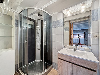 STUDIO A LOUER - LYON 6EME ARRONDISSEMENT - 618 &euro; charges comprises par mois