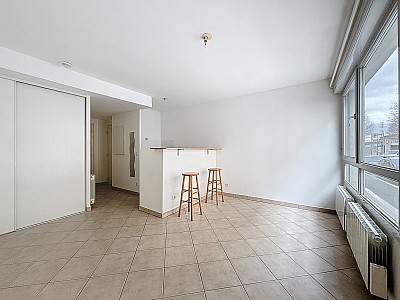 STUDIO A LOUER - LYON 7EME ARRONDISSEMENT - 27.38 m2 - 627�&euro; charges comprises par mois