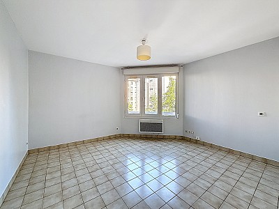 STUDIO A LOUER - LYON 8EME ARRONDISSEMENT - 22.62 m2 - 482€ charges comprises par mois