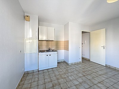 STUDIO A LOUER - LYON 8EME ARRONDISSEMENT - 22.62 m2 - 482€ charges comprises par mois