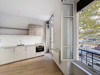 STUDIO A VENDRE - LYON 6EME ARRONDISSEMENT - 23 m2 - 170000€