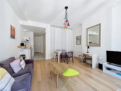 APPARTEMENT T1 A LOUER - LYON 2EME ARRONDISSEMENT - 42.68 m2 - 995 € charges comprises par mois
