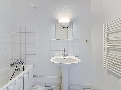 APPARTEMENT T1 A LOUER - LYON 9EME ARRONDISSEMENT VALMY - 39.9 m2 - 631 € charges comprises par mois