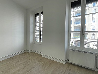 APPARTEMENT T2 A LOUER - CALUIRE ET CUIRE - 36.2 m2 - 757 &euro; charges comprises par mois