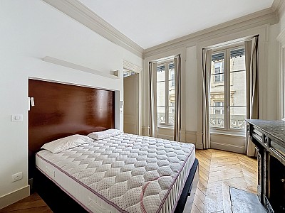 APPARTEMENT T2 A LOUER - LYON 1ER ARRONDISSEMENT - 35.6 m2 - 993 &euro; charges comprises par mois