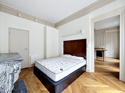 APPARTEMENT T2 A LOUER - LYON 1ER ARRONDISSEMENT - 35.6 m2 - 993 &euro; charges comprises par mois