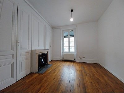 APPARTEMENT T2 A LOUER - LYON 3EME ARRONDISSEMENT - 49.34 m2 - 773 &euro; charges comprises par mois
