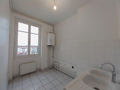 APPARTEMENT T2 A LOUER - LYON 3EME ARRONDISSEMENT - 49.34 m2 - 773 &euro; charges comprises par mois