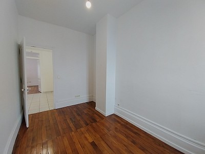APPARTEMENT T2 A LOUER - LYON 3EME ARRONDISSEMENT - 49.34 m2 - 773 &euro; charges comprises par mois