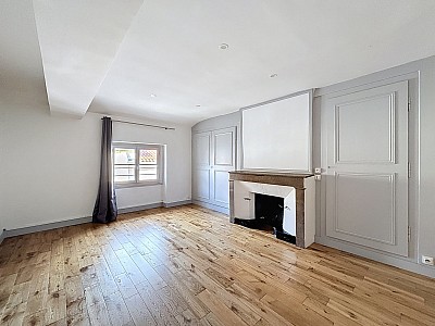 APPARTEMENT T2 A LOUER - LYON 6EME ARRONDISSEMENT - 57.37 m2 - 998 € charges comprises par mois