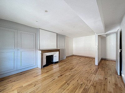 APPARTEMENT T2 A LOUER - LYON 6EME ARRONDISSEMENT - 57.37 m2 - 998 € charges comprises par mois