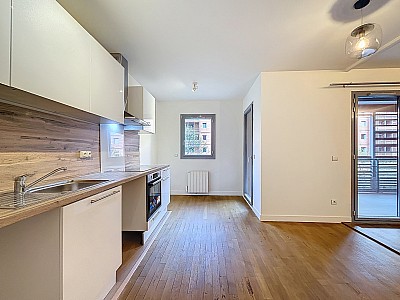 APPARTEMENT T2 A LOUER - LYON 6EME ARRONDISSEMENT - 56.08 m2 - 921 &euro; charges comprises par mois