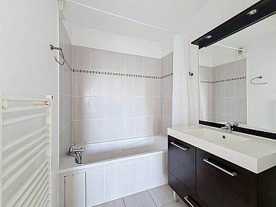 APPARTEMENT T2 A LOUER - LYON 7EME ARRONDISSEMENT - 47.36 m2 - 1 062 € charges comprises par mois